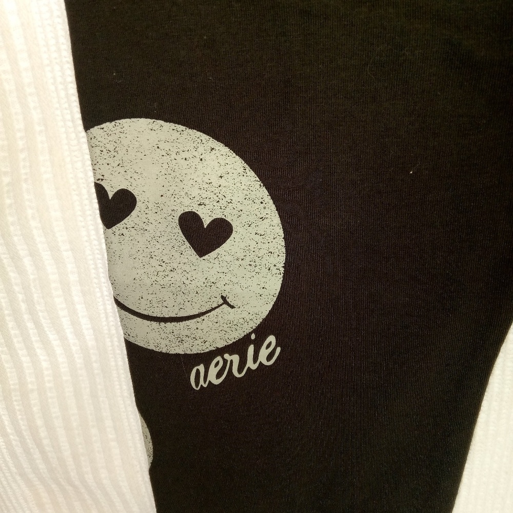 Smiley Aerie Leggings New